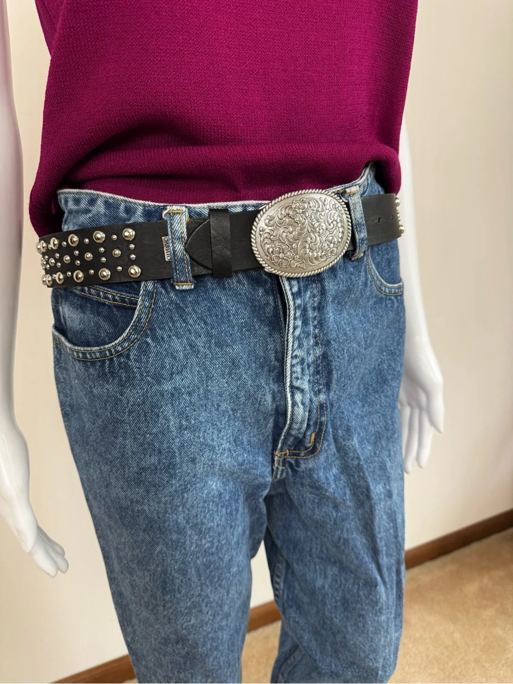 Ariat Black Leather Studded Western Belt Filigree Floral Silver Engraved Buckle